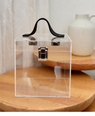 Kilitli Makyaj & Takı Kutusu (Şeffaf 15cm x 15cm x 15cm)